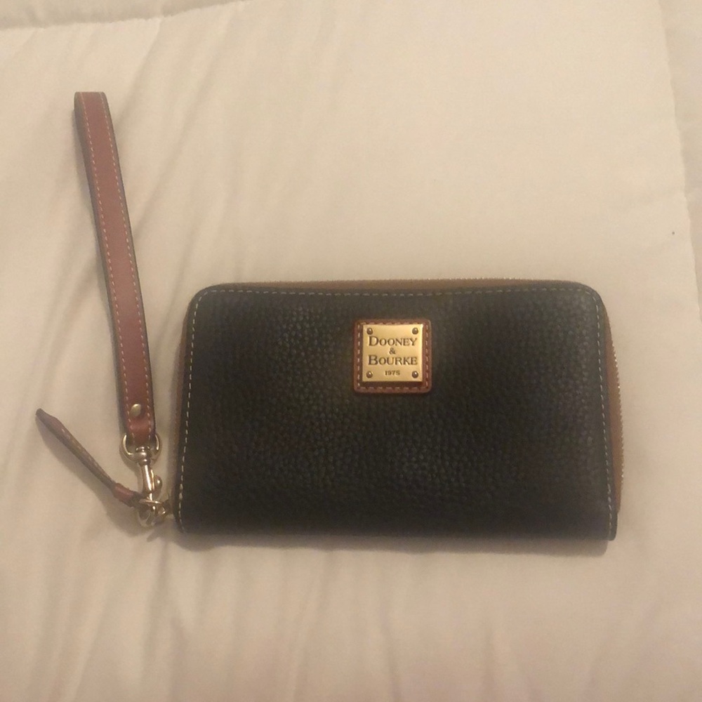 Dooney & Bourke wallet